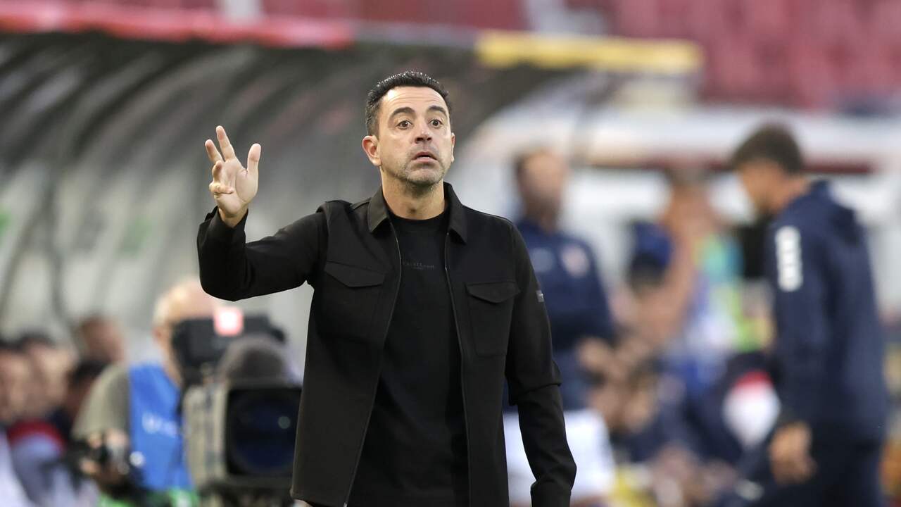 Foto bij Xavi en Van Dijk ontevreden over spel Oranje: 'Dit was een slechte pot'