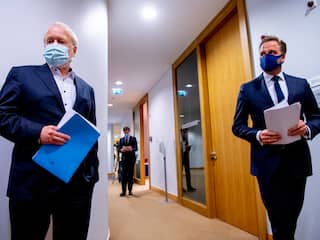 Omikronvariant maakt veel minder ziek: rampscenario is volgens RIVM afgewend