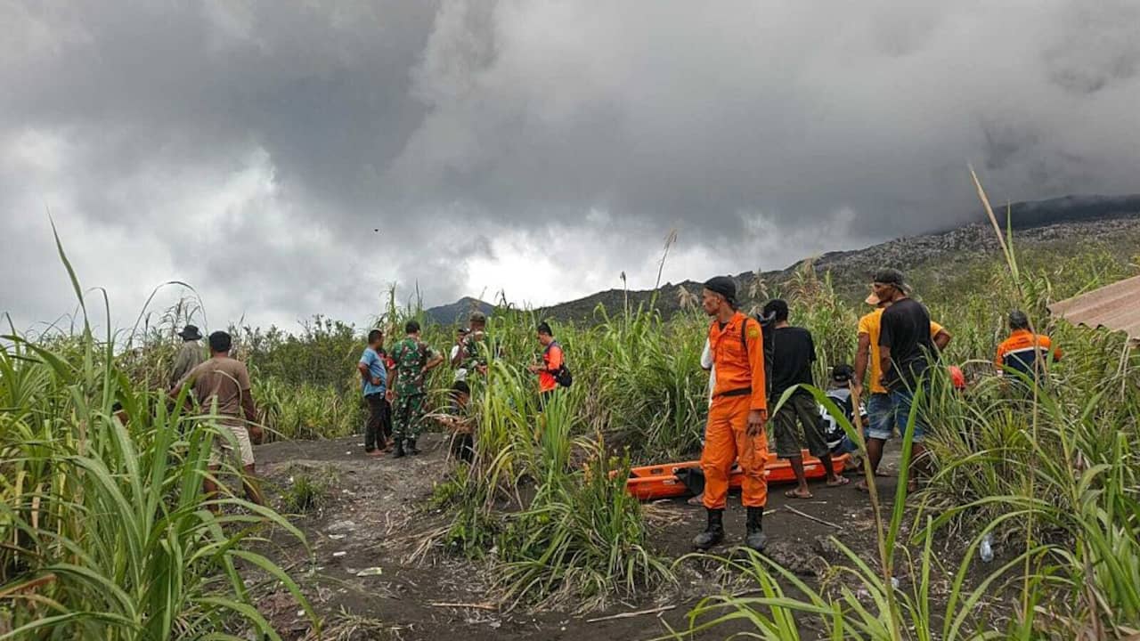 3 wandelaars omgekomen bij vulkaanuitbarsting in Indonesië, 17 anderen gered