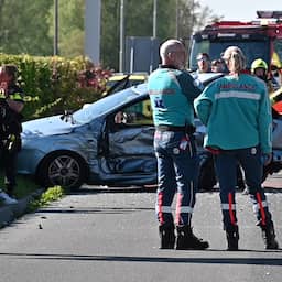 Dode na kettingbotsing op A12 bij Duitse grens, snelweg tijdlang afgesloten