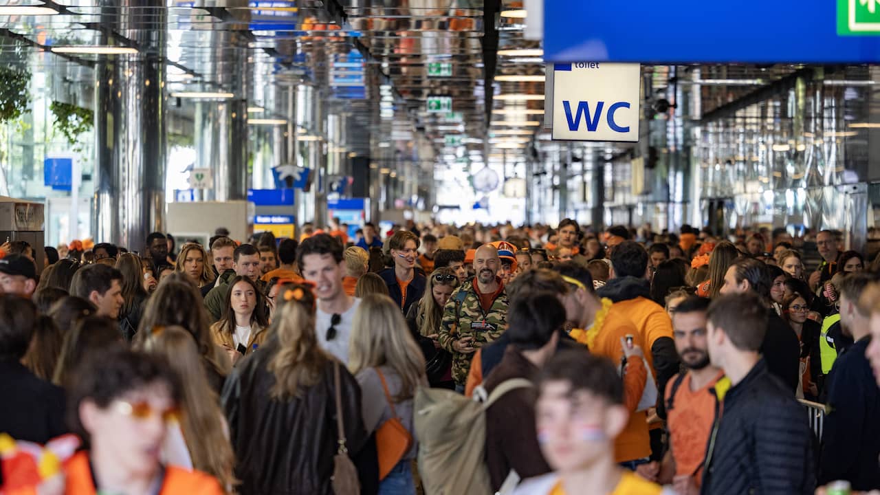 Live Koningsdag | Twee gewonden door steekpartij bij festival in Amsterdam