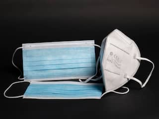 Grote drogisterijen hebben niet of nauwelijks mondkapje dat OMT adviseert