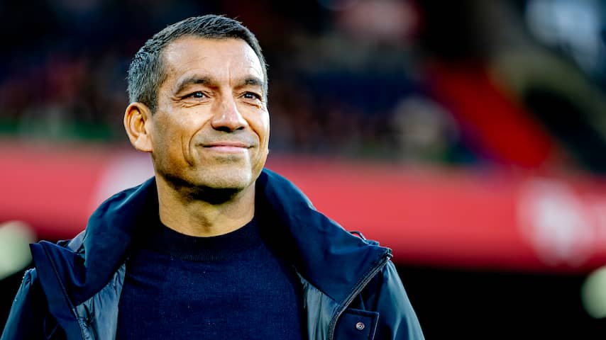 Van Bronckhorst voelt positiviteit door prestaties Feyenoord: ‘Merk het in de stad’