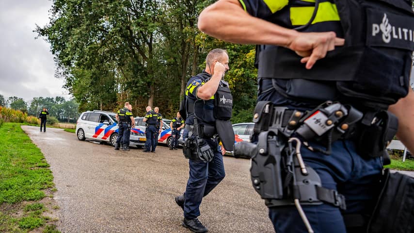 Politie lost waarschuwingsschoten tijdens onderzoek naar dodelijke schietpartij Overasselt