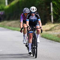 Live Tour | Nederlandse Maud Rijnbeek ingerekend in openingsrit, peloton weer compleet