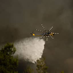Twee helikopters op elkaar gebotst tijdens blussen van natuurbrand bij Athene