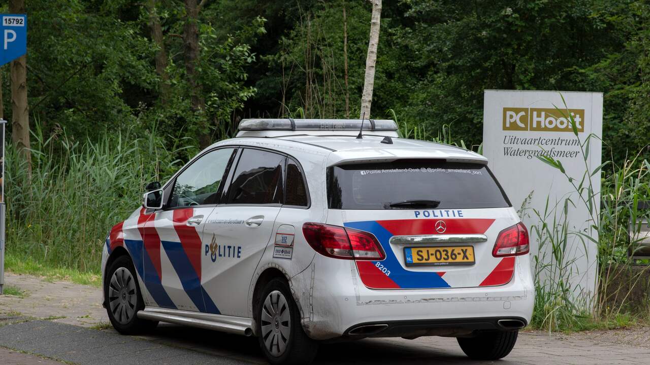 Foto bij Tientallen fans van VVV beginnen vechtpartij tijdens tussenstop in Eindhoven