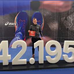 Schaatser Bosker duikt bij marathondebuut in Rotterdam nipt onder zijn streeftijd