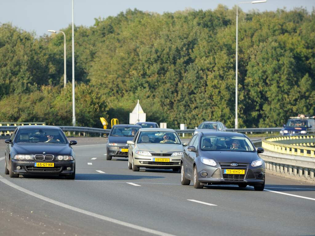 Gestrande zware kraanwagen zorgt voor vertraging op A2 bij Utrecht