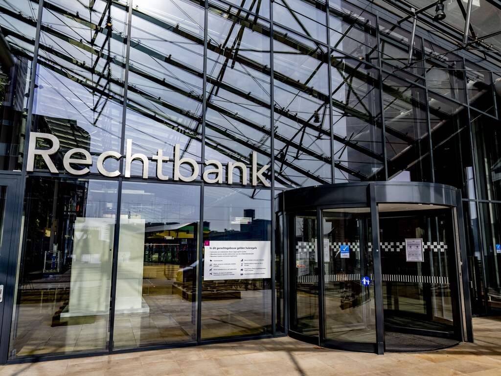 Verdachten vergismoord op klusjesman in Beuningen zwijgen in de rechtbank