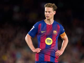 Barça met Kluivert, Ter Stegen en geblesseerde De Jong naar oefencampagne