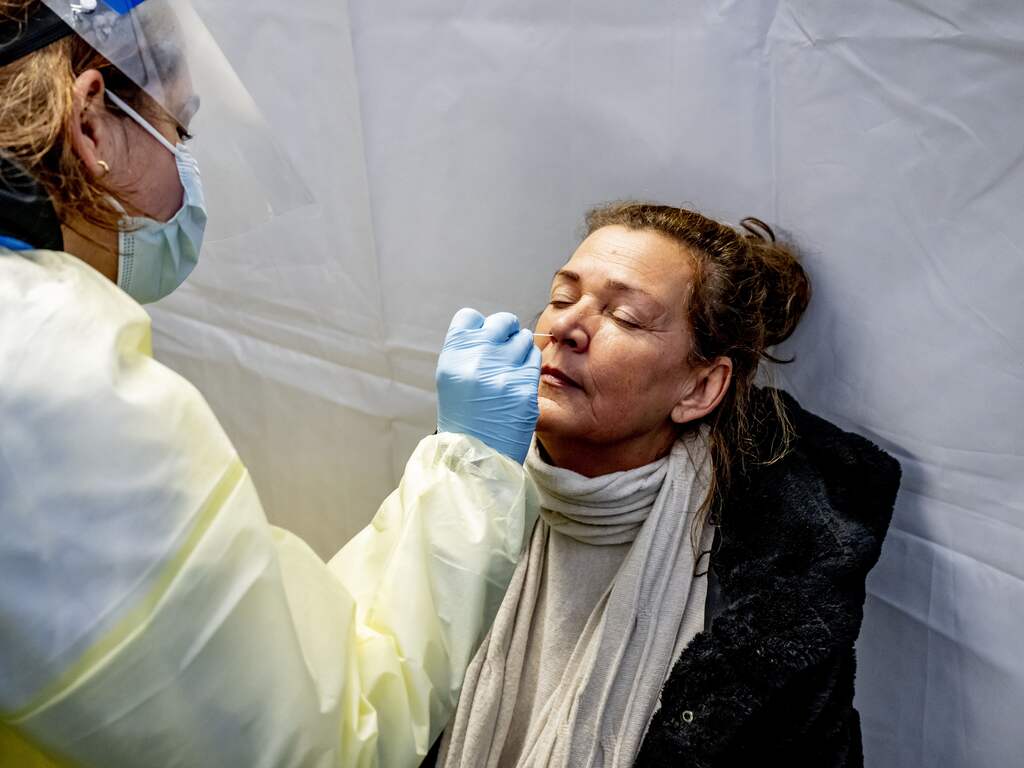 Grootste aantal positieve coronatests sinds half april