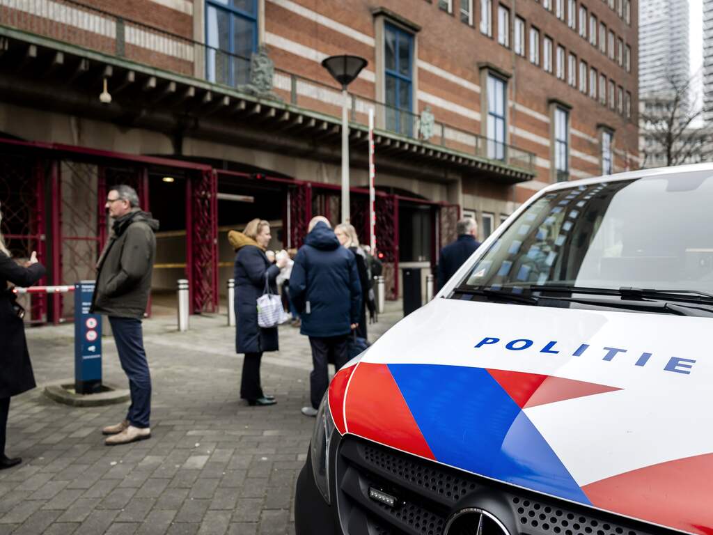 Ministeries Economische Zaken en Landbouw vrijgegeven, indringer uit pand