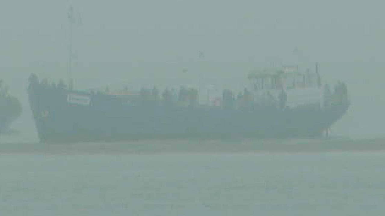 Video | Toeristenboot komt vast te liggen op zandplaat in Westerschelde