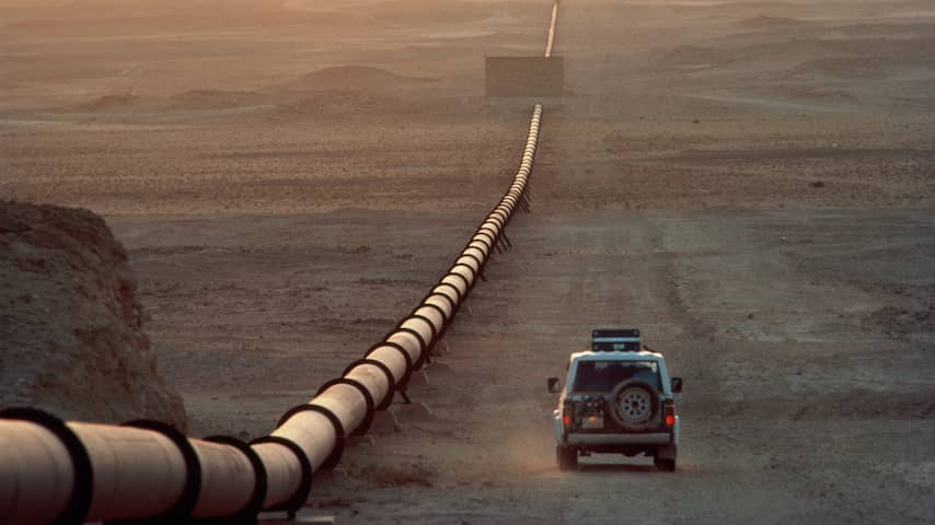 Twee pompstations van Oost-Westpijpleiding Saoedi-Arabië beschadigd