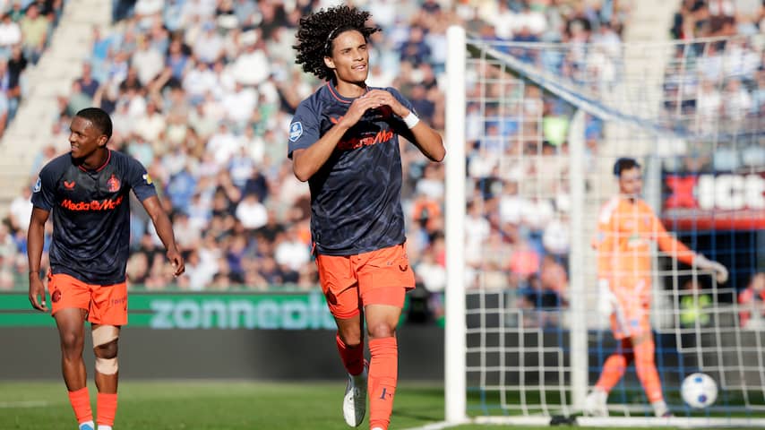 Feyenoord scoort zeven keer en bezorgt PEC grootste thuisnederlaag ooit