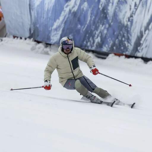 Illustratie bij: Topskiër Marcel Hirscher na acht maanden weer op de sneeuw in Zoetermeer