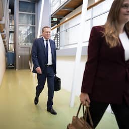 Live | Oud-minister Bruno Bruins verschijnt voor coronacommissie