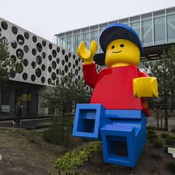 LEGO sleept Nederlander voor de rechter vanwege verkoop treinreplica's