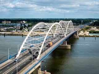 Week na verbod op vrachtverkeer camera's op Merwedebrug: forse boete dreigt