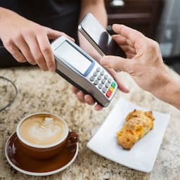 Apple moet definitief andere betaaldiensten toelaten op iPhone