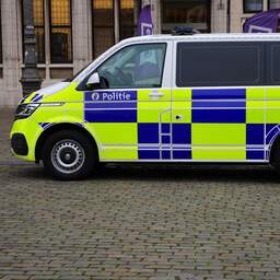 Dode en twee gewonden bij mesaanval in bus Antwerpen, verdachte aangehouden