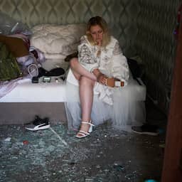 Video | Russische aanval treft huis nacht voor bruiloft: Oekraïens stel trouwt toch