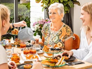 Klets gezellig bij tijdens een heerlijke High Tea van €55,- voor €32,50 (2 pers.)