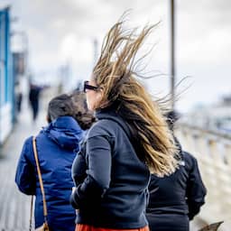 Eerste storm van het herfstseizoen een feit: windkracht 9 gemeten in IJmuiden