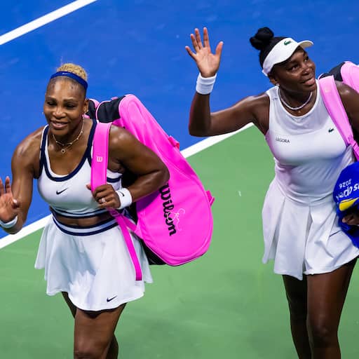 Illustratie bij: Serena en Venus Williams na spannende dubbelpartij uitgeschakeld op US Open