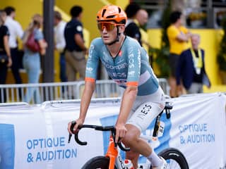 Joshua Tarling rijdt Vuelta ondanks overlijden broertje: 'Steunen hem volledig'
