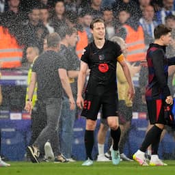 Frenkie de Jong geniet van landstitel met Barça: 'Heb een moeilijke tijd gehad'