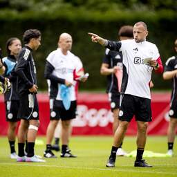 NU+ | Nieuwe Ajax-coach Heitinga leerde van Slot: 'Kunnen jullie dat merken?'