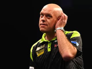 Van Gerwen lijdt nederlaag tegen nummer 111 van de wereld in Den Bosch