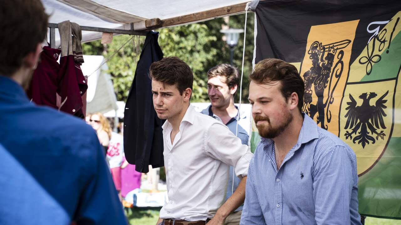 Foto bij Radboud weert rechts-nationalistische studentenvereniging van introductiemarkt