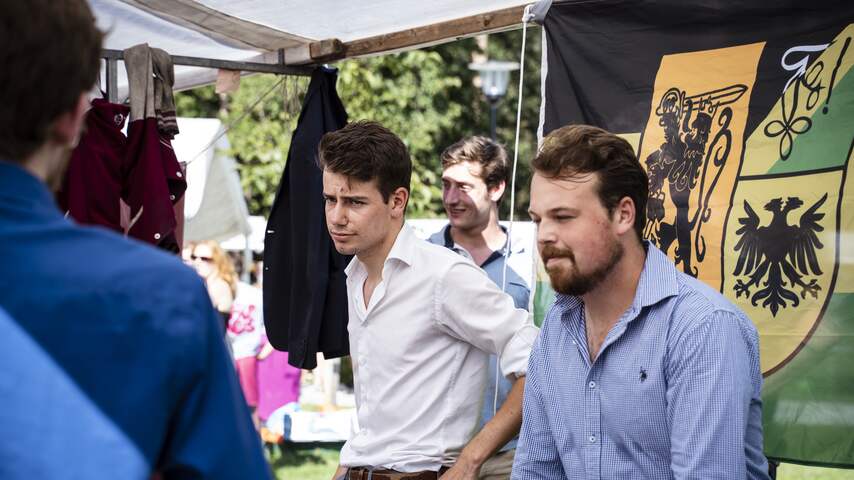 Foto bij Radboud weert rechts-nationalistische studentenvereniging van introductiemarkt
