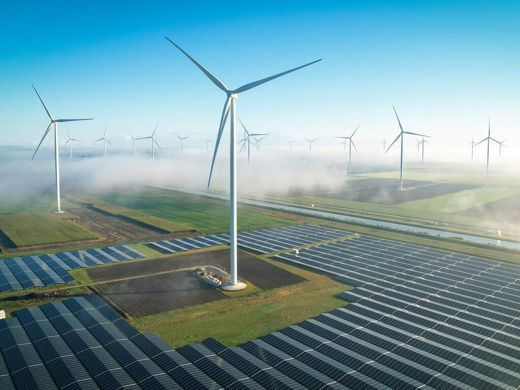 windmolen zonnepanelen muntendam