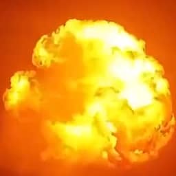 Video | Grote vuurbal op Italiaanse snelweg na ontploffing gaswagen