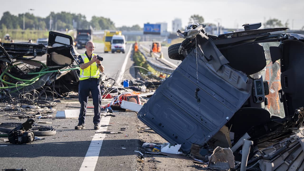 Scholieren gewond door glassplinters na ongeluk A28: 'Engeltjes op schouders'