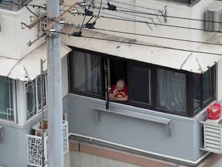 Dodental door corona in Sjanghai stijgt, veel onvrede over strenge lockdown