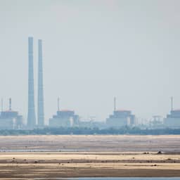 Zelensky waarschuwt voor op noodstroom draaiende kerncentrale Zaporizhzhia