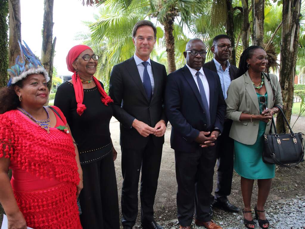 Slavernijorganisaties noemen gesprek met 'snelle leerling' Rutte eerste stap