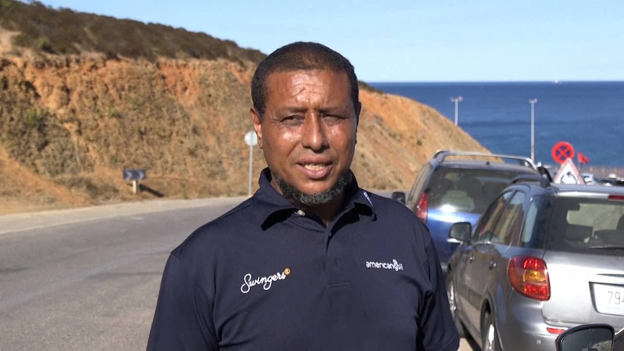 Familieleden zoeken naar geliefden na dodelijke migrantenstroom Ceuta