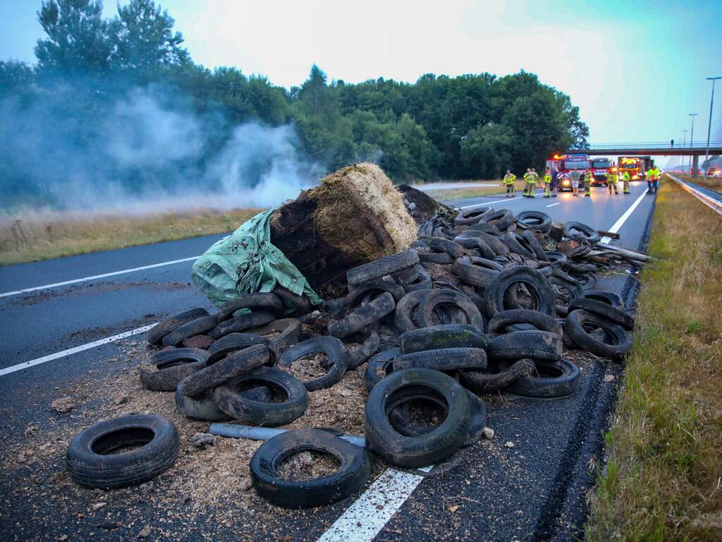 Tot nu toe ruim honderd boeren aangehouden voor rellen op snelweg