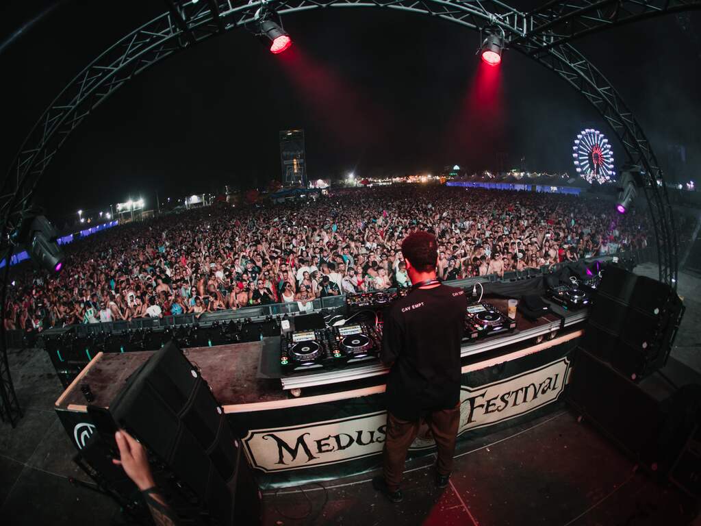 Dode en veertig gewonden bij Spaans festival door hevige zandstorm