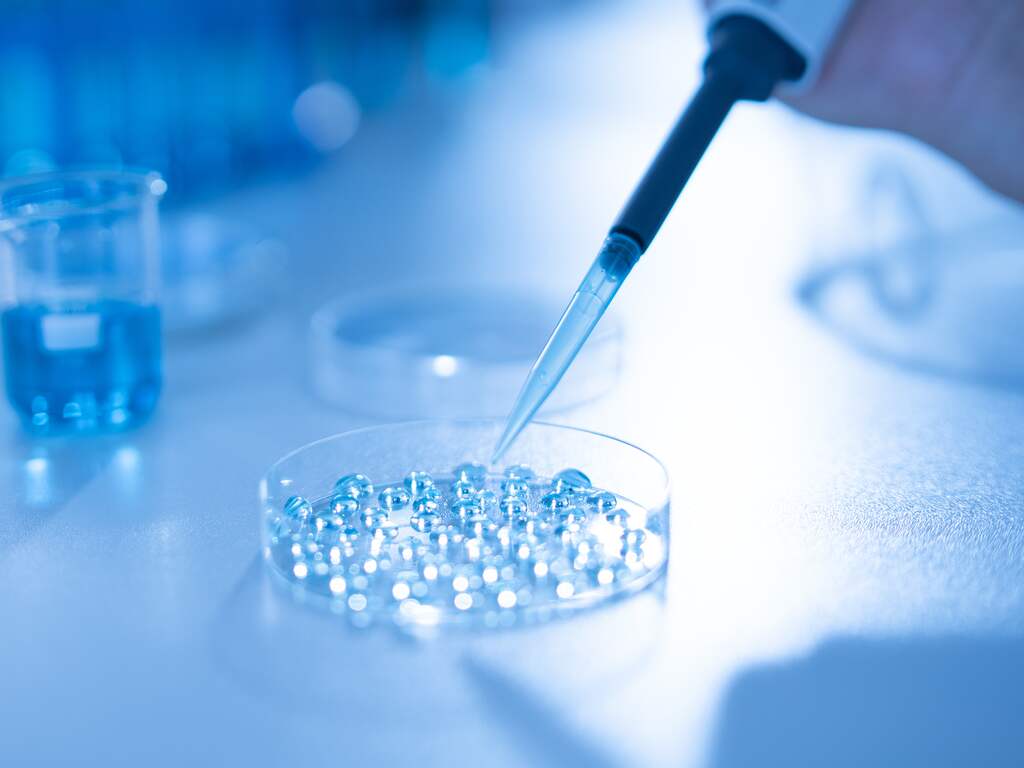 Omstreden arts Karbaat verwekte nog veel meer kinderen met eigen zaad