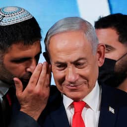 Stemmen in Israël zijn geteld: Netanyahu wint, maar heeft geen meerderheid