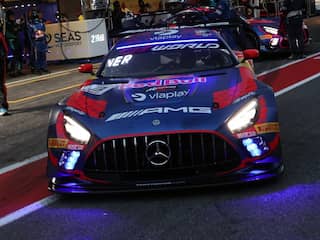 Live GT3 | Verstappen stapt ondanks missen podium met grote lach uit auto