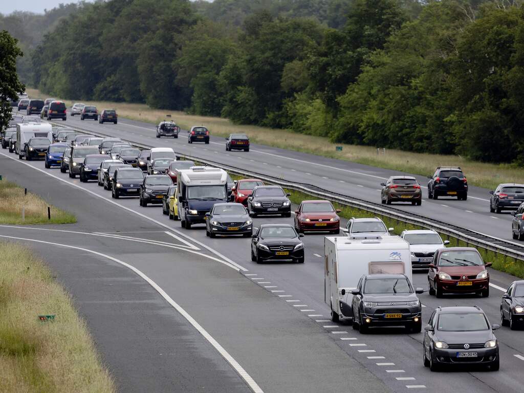 Herfstweer en ongelukken zorgen voor drukste ochtendspits van het jaar