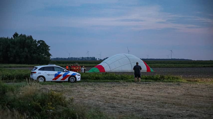 BullyBillows Boomerang Harnas | Niet-beperkend lichtgewicht hondenharnas | Eenvoudig aan en uit te trekken | Premium kwaliteit hondenharnas met klittenband | Oranje Medium BullyBillows Boomerang Harnas | Niet-beperkend lichtgewicht hondenharnas | Eenvoudig aan en uit te trekken | Premium kwaliteit hondenharnas met klittenband | Oranje Medium